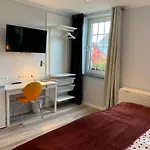 Albergue Dormitorium Wohnraum Auf Zeit *
