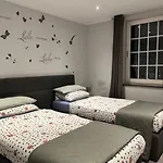 Dormitorium Wohnraum Auf Zeit Albergue
