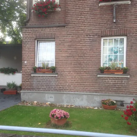 Dormitorium Wohnraum Auf Zeit بيت شباب *