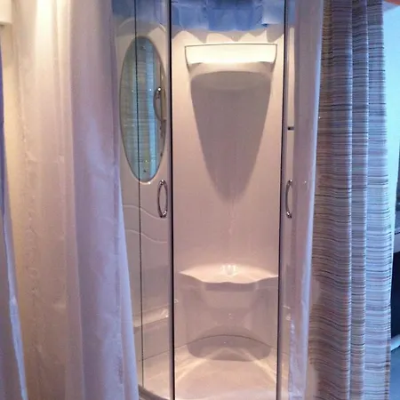 Dormitorium Wohnraum Auf Zeit كارست