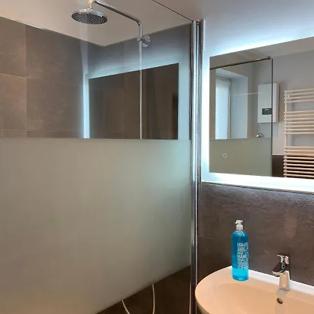 Dormitorium Wohnraum Auf Zeit كارست