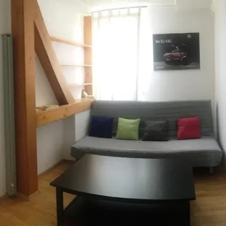 Dormitorium Wohnraum Auf Zeit ホステル カールスト