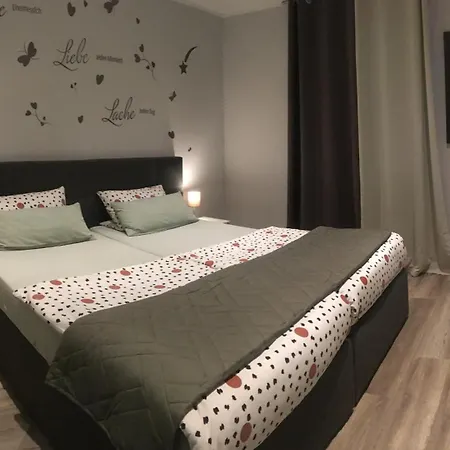 Dormitorium Wohnraum Auf Zeit Hostal