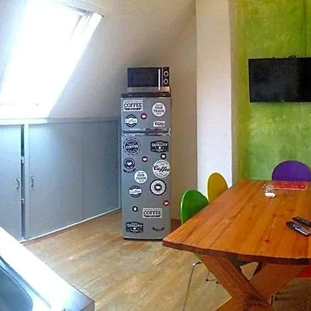 Dormitorium Wohnraum Auf Zeit *