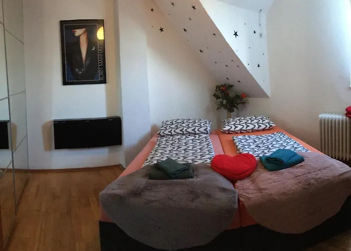 Auberge de jeunesse Dormitorium Wohnraum Auf Zeit *